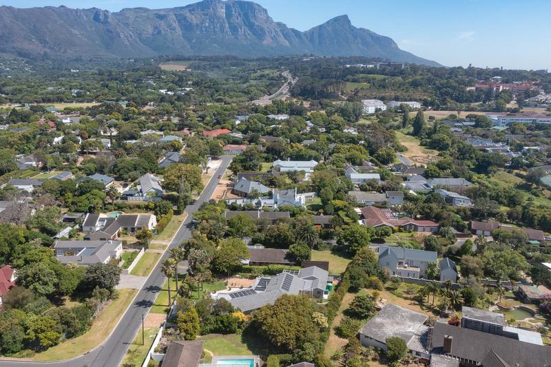 5 Bedroom Property for Sale in Constantia Western Cape